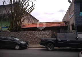 Foto 1 de Casa com 4 Quartos à venda, 229m² em Caiçaras, Belo Horizonte