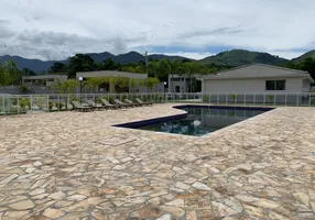 Foto 1 de Apartamento com 2 Quartos à venda, 47m² em Mantiquira, Duque de Caxias