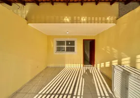 Foto 1 de Sobrado com 2 Quartos à venda, 86m² em Canto do Forte, Praia Grande