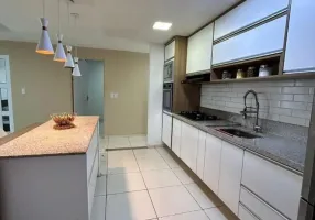 Foto 1 de Apartamento com 3 Quartos à venda, 140m² em Rio Doce, Olinda