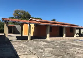 Foto 1 de Casa com 4 Quartos à venda, 810m² em Guajiru, Caucaia