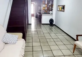 Foto 1 de Casa de Condomínio com 2 Quartos à venda, 85m² em Portinho, Cabo Frio