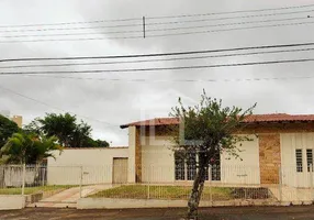 Foto 1 de Casa com 3 Quartos à venda, 350m² em Jardim Tatiani, Londrina