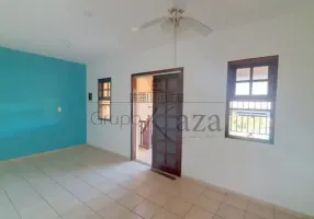 Foto 1 de Sobrado com 3 Quartos à venda, 236m² em Parque Residencial Alvorada, Caçapava