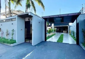 Foto 1 de Casa com 3 Quartos à venda, 500m² em Portal das Torres, Maringá