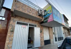 Foto 1 de Casa com 4 Quartos à venda, 180m² em Centro, Maracanaú