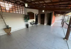 Foto 1 de Casa com 3 Quartos à venda, 260m² em Planalto, Belo Horizonte