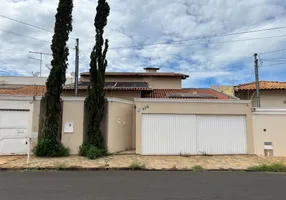 Foto 1 de Casa com 3 Quartos à venda, 180m² em Cidade Jardim, Uberaba