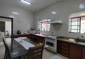 Foto 1 de Casa com 3 Quartos à venda, 205m² em Alto do Cardoso, Pindamonhangaba