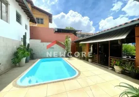 Foto 1 de Casa com 4 Quartos à venda, 296m² em Ouro Preto, Belo Horizonte