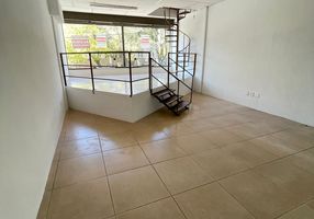 Ponto Comercial na Rua Ernesto Alves, 2324, Pio X em Caxias do Sul, por R$  4.000/Mês - Viva Real