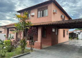 Foto 1 de Casa com 4 Quartos à venda, 190m² em Centro, Araruama