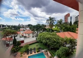 Foto 1 de Casa com 5 Quartos para venda ou aluguel, 300m² em Pacaembu, São Paulo