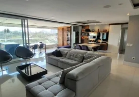 Foto 1 de Apartamento com 3 Quartos para alugar, 180m² em Campo Belo, São Paulo