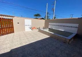 Foto 1 de Casa com 2 Quartos à venda, 73m² em Jamaica, Itanhaém