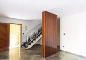 Foto 1 de Casa com 4 Quartos para alugar, 200m² em Santana, São Paulo
