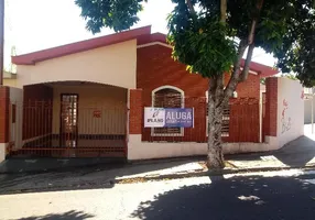 Foto 1 de Casa com 3 Quartos para alugar, 180m² em Cidade Jardim, São Carlos