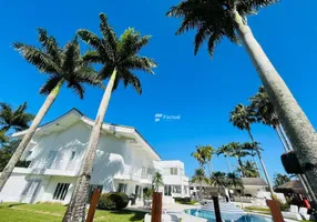 Foto 1 de Casa de Condomínio com 6 Quartos para venda ou aluguel, 1500m² em Jardim Acapulco , Guarujá