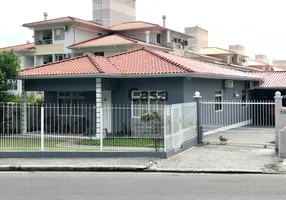 Foto 1 de Casa com 9 Quartos à venda, 300m² em Canasvieiras, Florianópolis