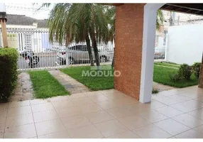 Foto 1 de Casa com 4 Quartos para alugar, 230m² em Nossa Senhora Aparecida, Uberlândia