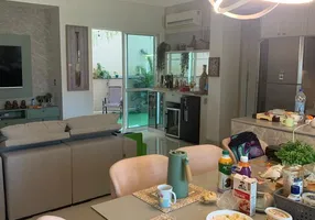 Foto 1 de Apartamento com 3 Quartos à venda, 117m² em Meia Praia, Itapema