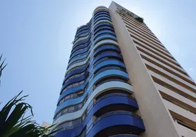 Foto 1 de Apartamento com 4 Quartos à venda, 178m² em Graças, Recife