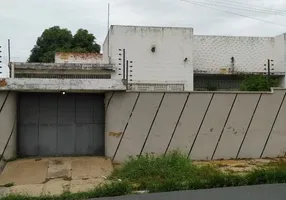 Foto 1 de Casa com 3 Quartos à venda, 180m² em Cabral, Teresina