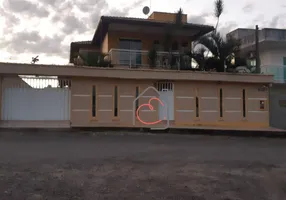 Foto 1 de Casa de Condomínio com 3 Quartos à venda, 220m² em Extensão Serramar, Rio das Ostras