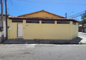 Foto 1 de Casa com 4 Quartos para alugar, 130m² em Varjota, Fortaleza