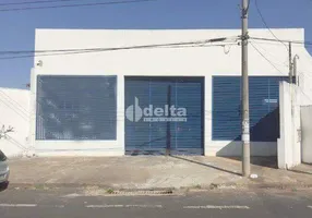 Foto 1 de Galpão/Depósito/Armazém para alugar, 317m² em Bom Jesus, Uberlândia