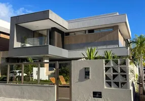 Foto 1 de Casa de Condomínio com 5 Quartos à venda, 325m² em Priscila Dultra, Lauro de Freitas