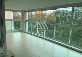 Foto 1 de Apartamento com 4 Quartos para venda ou aluguel, 210m² em Panamby, São Paulo
