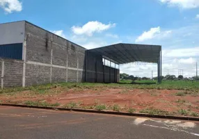 Foto 1 de Galpão/Depósito/Armazém à venda, 600m² em Novo Mundo, Uberlândia