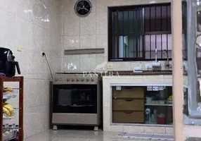 Foto 1 de Sobrado com 3 Quartos à venda, 230m² em Vila Curuçá, Santo André