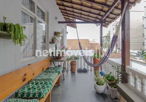 Foto 1 de Casa com 4 Quartos à venda, 360m² em João Pinheiro, Belo Horizonte