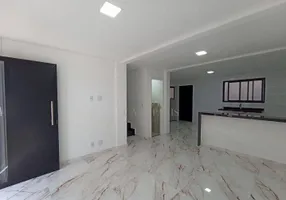 Foto 1 de Sobrado com 3 Quartos à venda, 111m² em Vila Tupi, Praia Grande