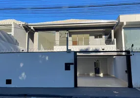 Foto 1 de Sobrado com 4 Quartos para venda ou aluguel, 150m² em Parque Anhangüera, Goiânia