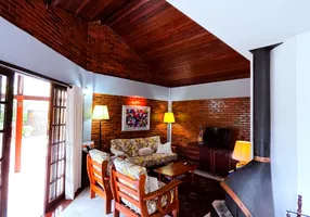 Foto 1 de Casa com 3 Quartos para alugar, 200m² em Itaipava, Petrópolis