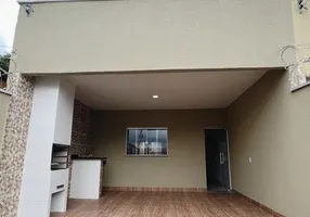 Foto 1 de Casa com 3 Quartos à venda, 105m² em Setor Maysa, Trindade