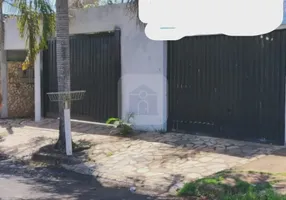 Foto 1 de Sobrado com 3 Quartos à venda, 205m² em Jardim Brasília, Uberlândia