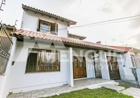 Foto 1 de Casa com 3 Quartos à venda, 298m² em Vila Ipiranga, Porto Alegre