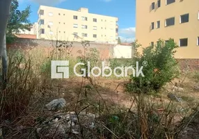 Foto 1 de Lote/Terreno à venda, 523m² em Canelas, Montes Claros