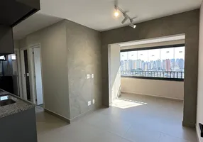 Foto 1 de Apartamento com 2 Quartos para alugar, 40m² em Moema, São Paulo