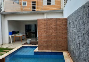 Foto 1 de Casa com 3 Quartos para alugar, 350m² em Jardim Mariana, Cuiabá
