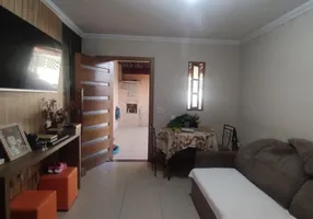 Foto 1 de Casa com 2 Quartos à venda, 78m² em Engenho Velho, Embu das Artes