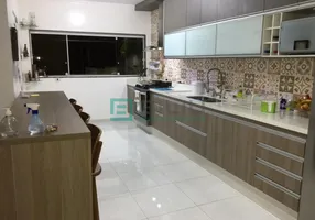 Foto 1 de Sobrado com 3 Quartos à venda, 210m² em Jardim Fernandes, São Paulo