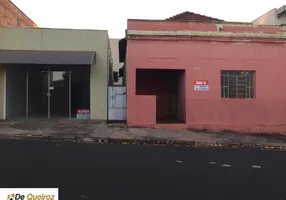 Foto 1 de Casa com 2 Quartos à venda, 250m² em Centro, Arealva