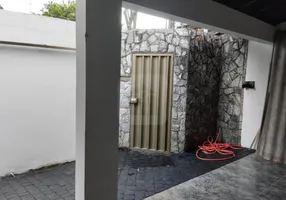 Foto 1 de Sobrado com 4 Quartos à venda, 200m² em Cidade Jardim, Uberlândia