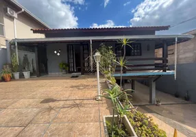 Foto 1 de Casa com 3 Quartos à venda, 320m² em Jardim Santa Rita de Cassia, Bragança Paulista