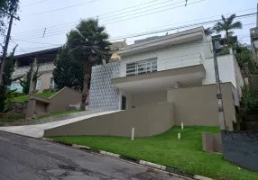 Foto 1 de Casa com 3 Quartos à venda, 250m² em Jardim Imperial, Arujá